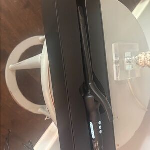 Bioionic long barrel styler . .75 curling iron